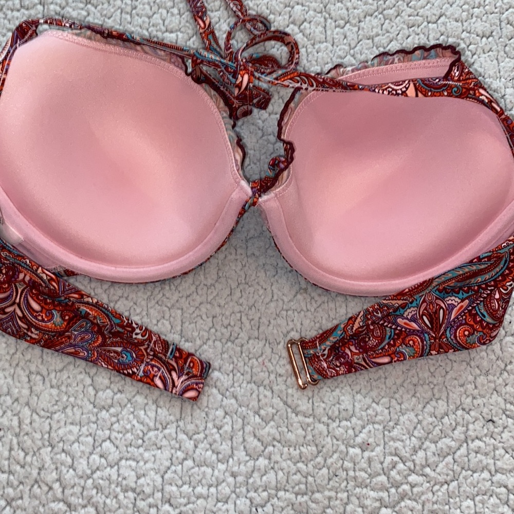 Bikini - Picture 4 of 10